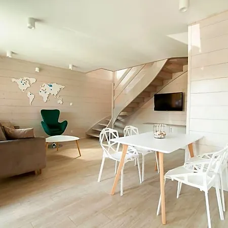 Amber House Hotel *